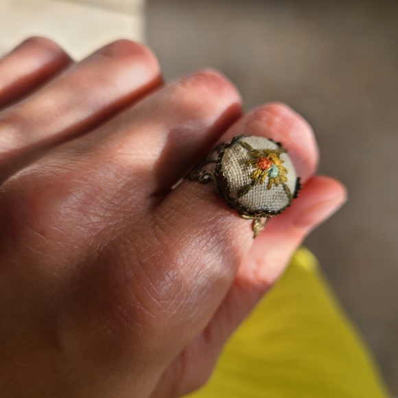 Hand Embroidered Adjustable Ring - Picture 5 of 7